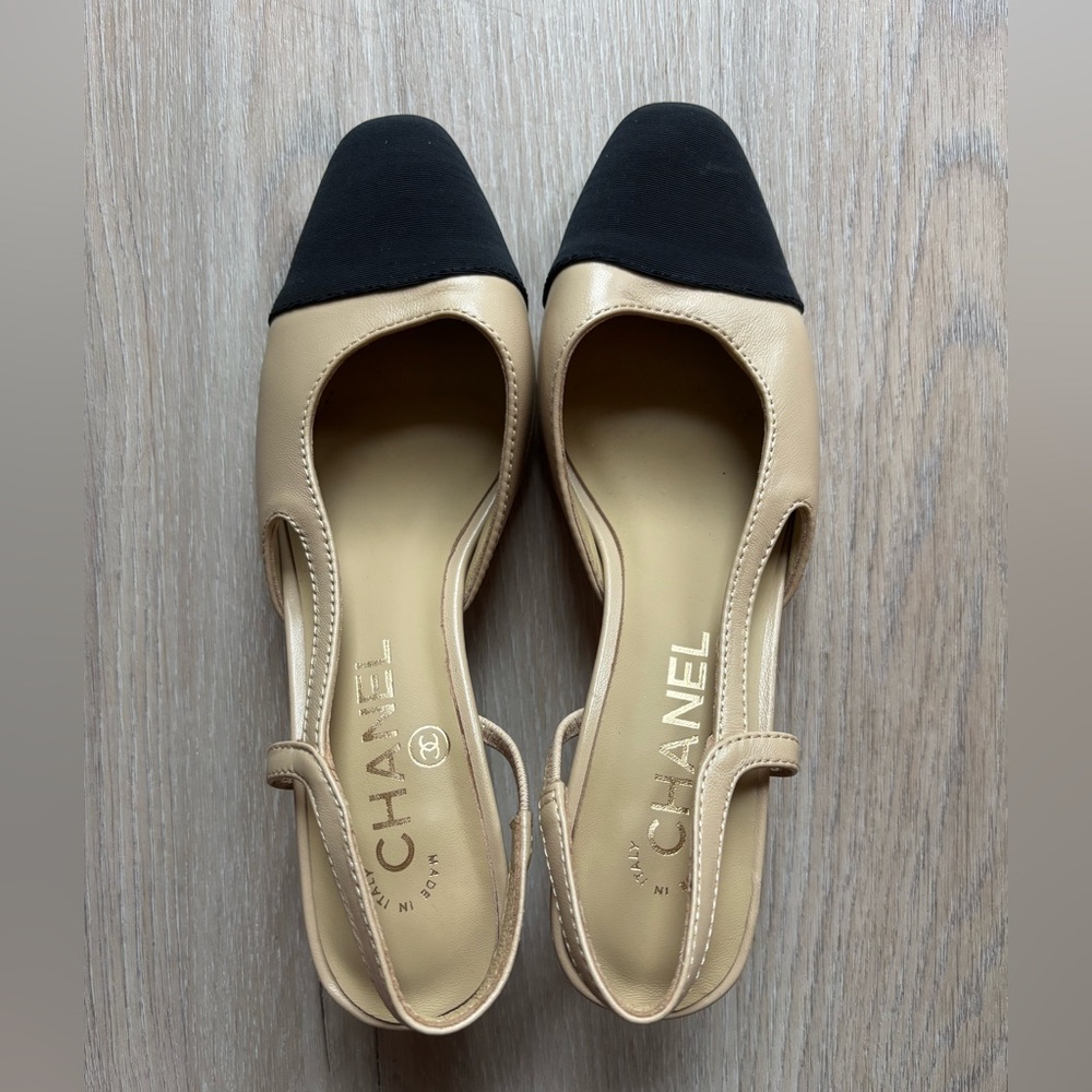 CHANEL Classic two toned beige sling back pumps